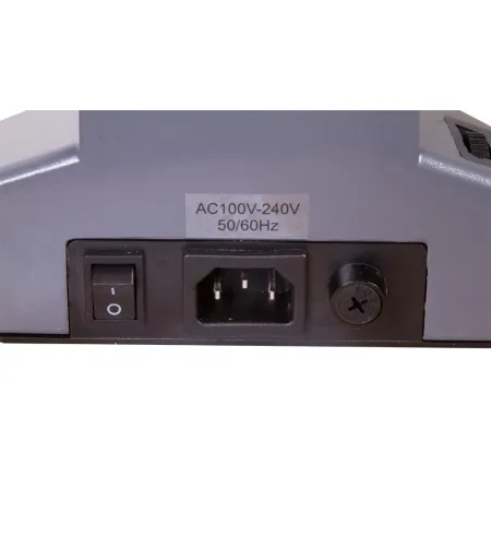 Levenhuk 740T Trinokulārais microskops