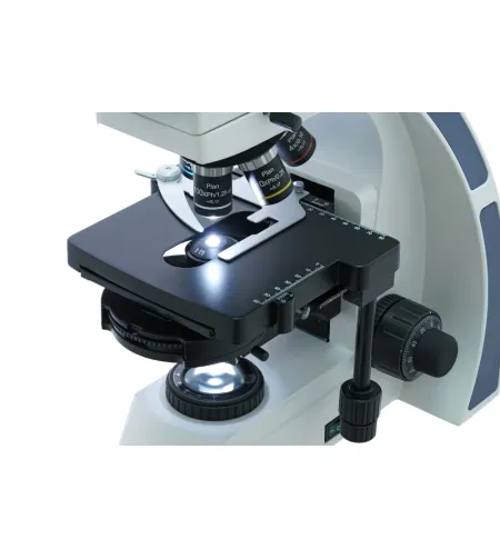 Trinokulārais mikroskops, Levenhuk MED D45T LCD digitālais