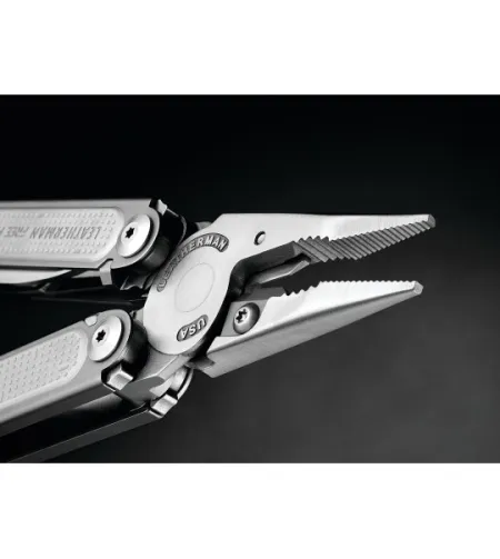 ИНСТРУМЕНТ LEATHERMAN FREE P2
